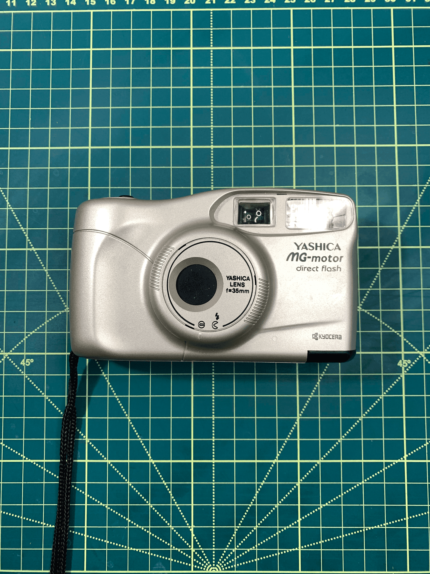 Câmera Analógica Yashica MG Motor Direct Flash