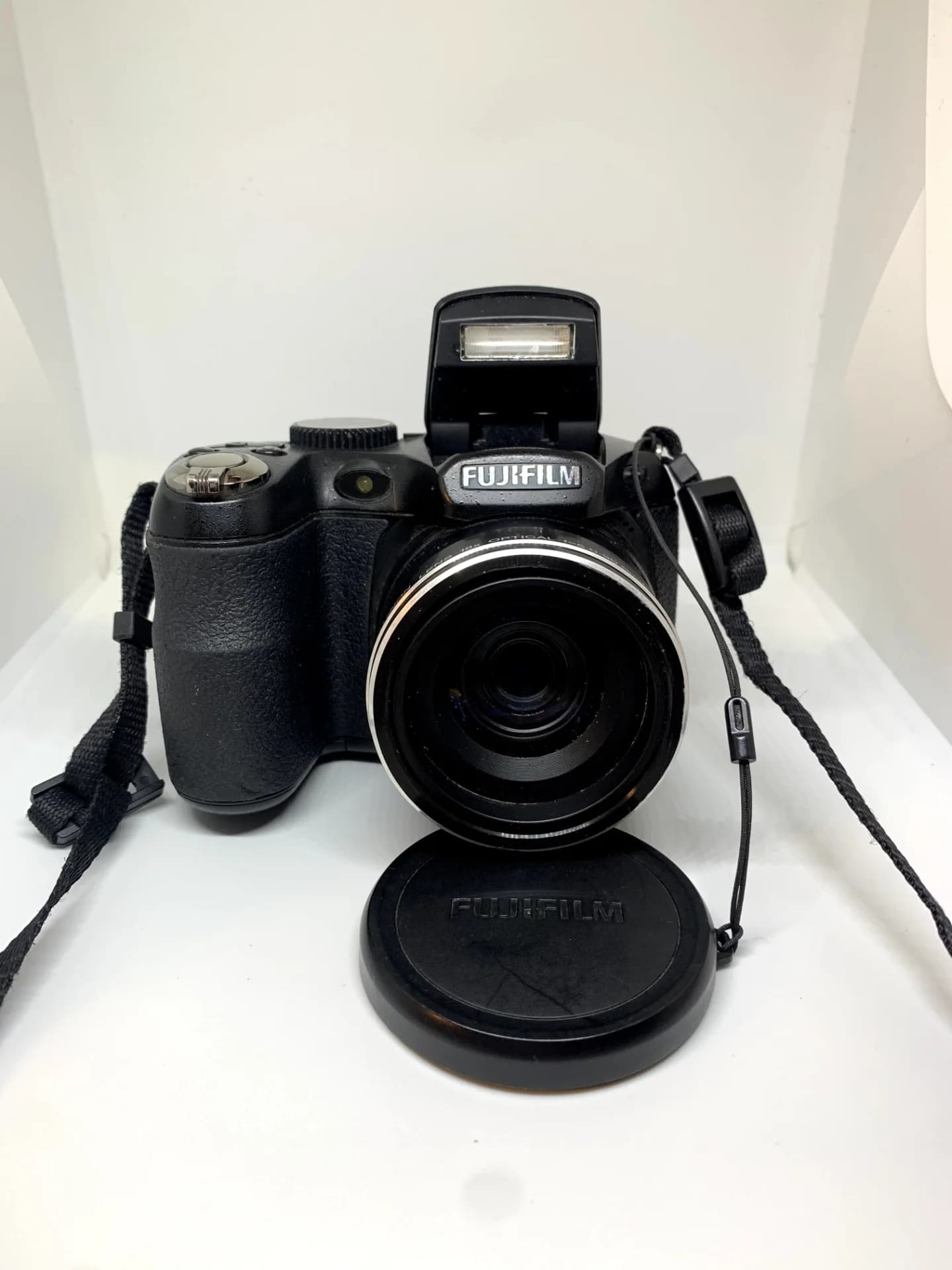 Fujifilm FinePix S2950 - Câmera Digital SEMIPROFISSIONAL